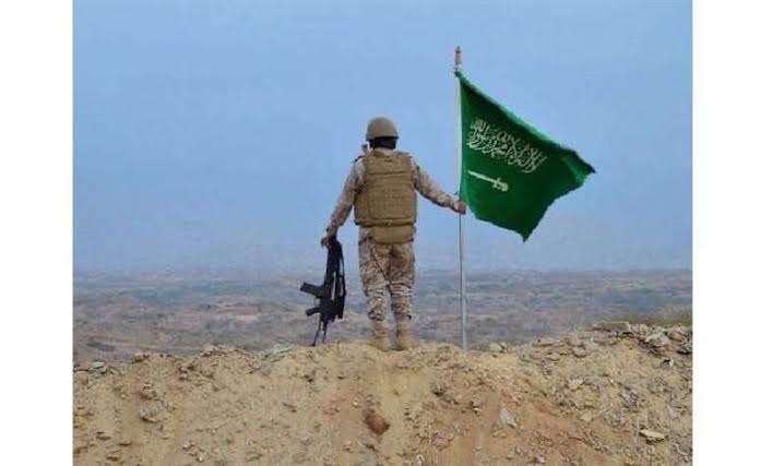 شاهد... جندي سعودي يوثق أحداث يومه وهو في الحد الجنوبي من المملكة